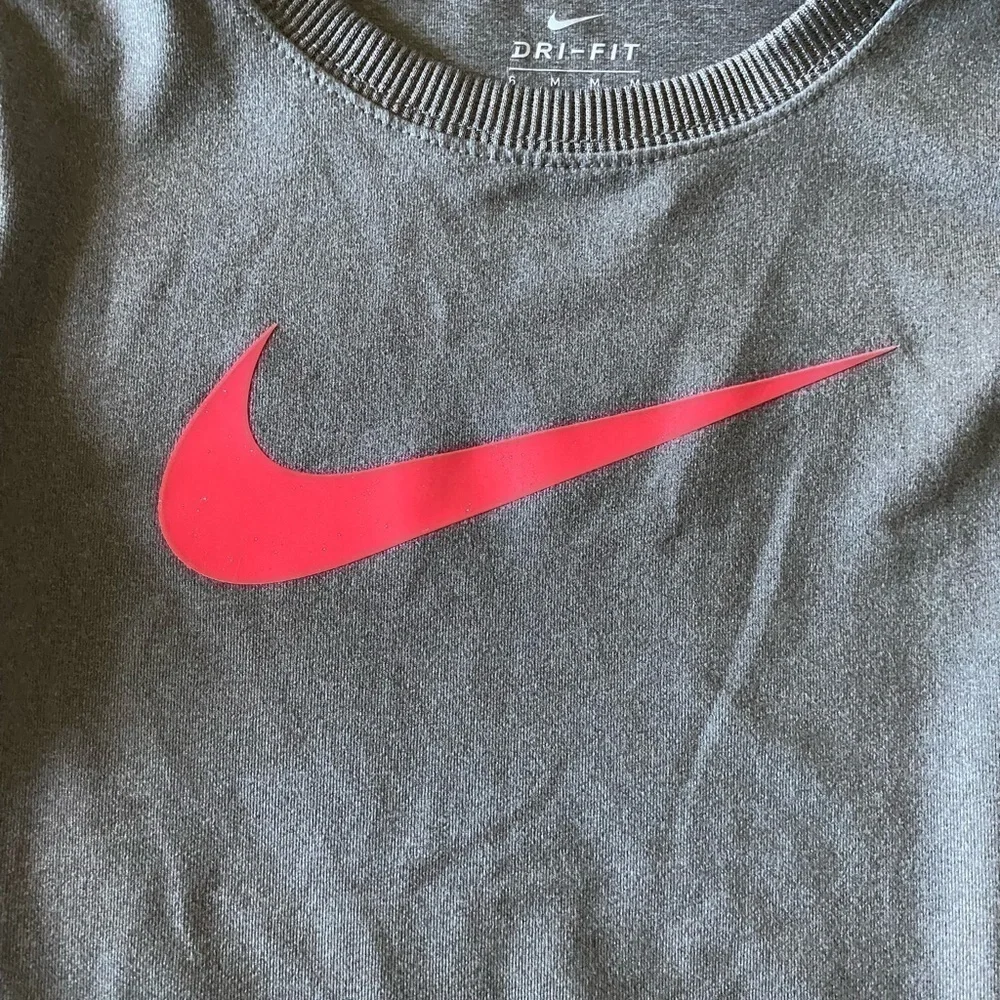 NIKE-GIRLS SIZE 5/6-GRAY AND PINK DRI FIT TOP